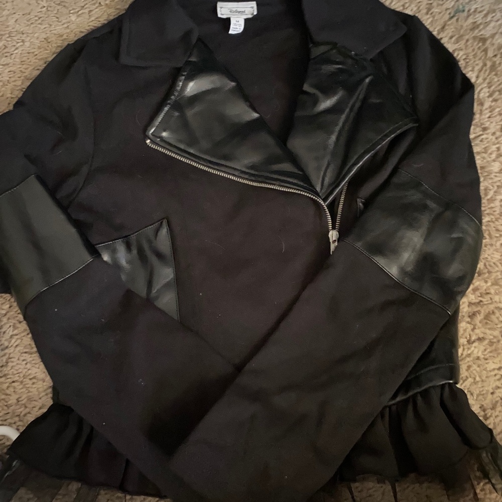 ‼️Sold‼️D-signed